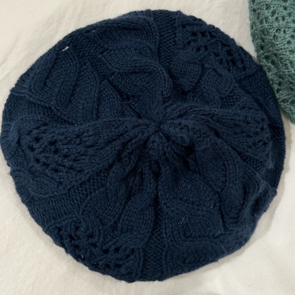 Bundle of 8 beret’s / bobble hats (crochet, knit, sequins) - Picture 6 of 11